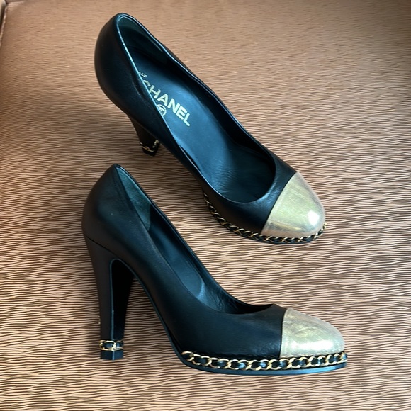 Authentic Chanel Chain Pumps size 7.5 US - Picture 2 of 5